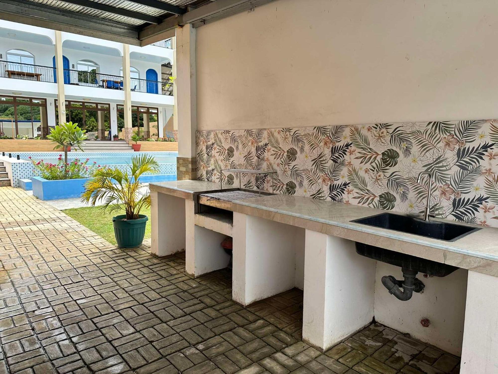 Aina Hannah Family Resort'S Greek Unit Calatagan Extérieur photo