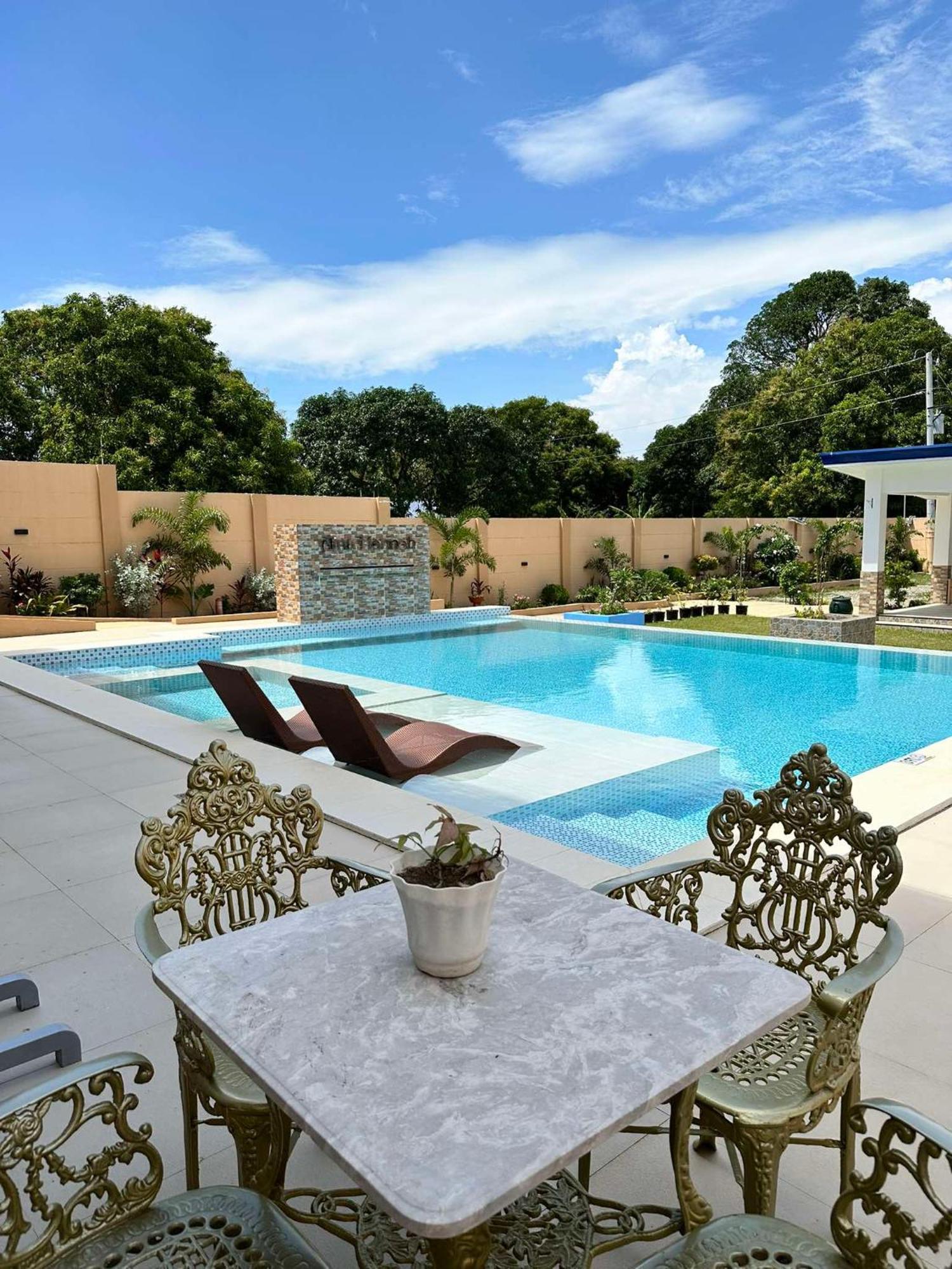 Aina Hannah Family Resort'S Greek Unit Calatagan Extérieur photo